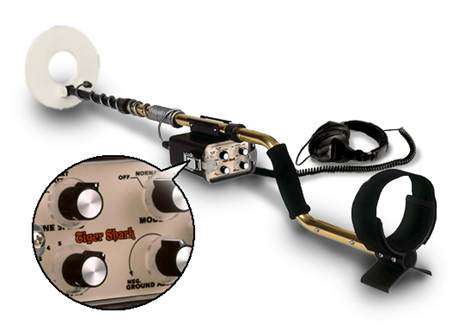 металлодетектор изначально адаптированный для поиска, как под водой, так и на суше, например  Tesoro Tiger Shark