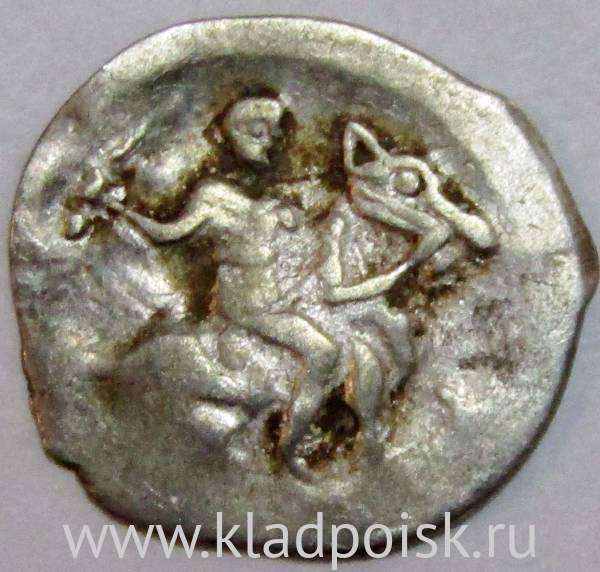 Денга Иван IV Васильевич Грозный (чешуя), серебро, до 1547 года, арт 13 Денга Иван IV Васильевич Грозный (чешуя), серебро, до 1547 года, арт 13