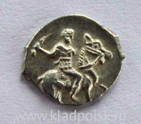 Денга Иван IV Васильевич Грозный (чешуя), серебро, до 1547 года, арт 18 Денга Иван IV Васильевич Грозный (чешуя), серебро, до 1547 года, арт 18