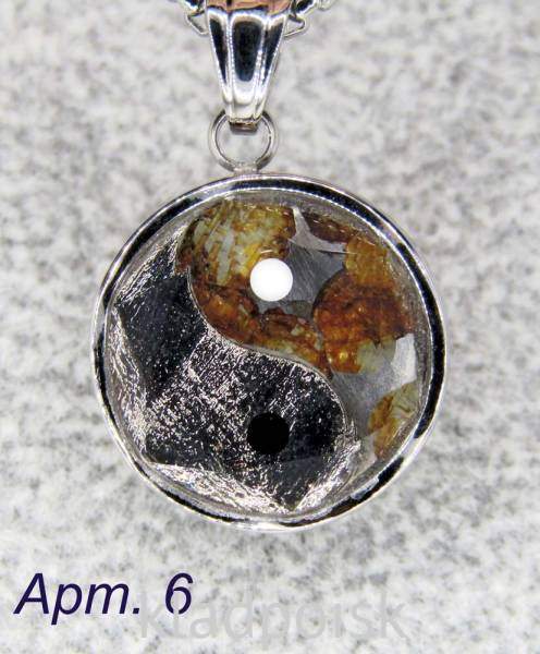 Кулон Инь-Янь с метеоритами Muonionalusta и Sericho, арт 6