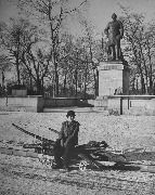 Отдых с дровами у памятника Роону