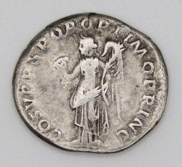 Монета Денарий, Римская империя, император Траян, 107 год н.э. Монета Денарий, Римская империя, император Траян, 107 год н.э.