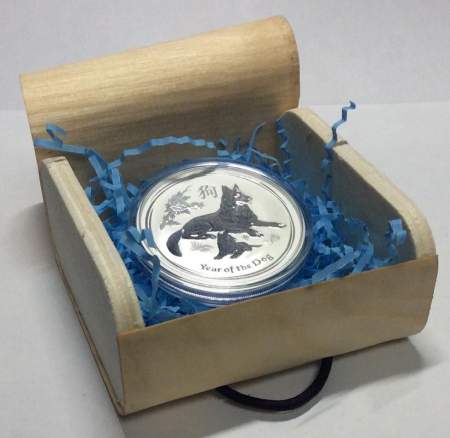 Коробка подарочная деревянная квадратная с наполнителем