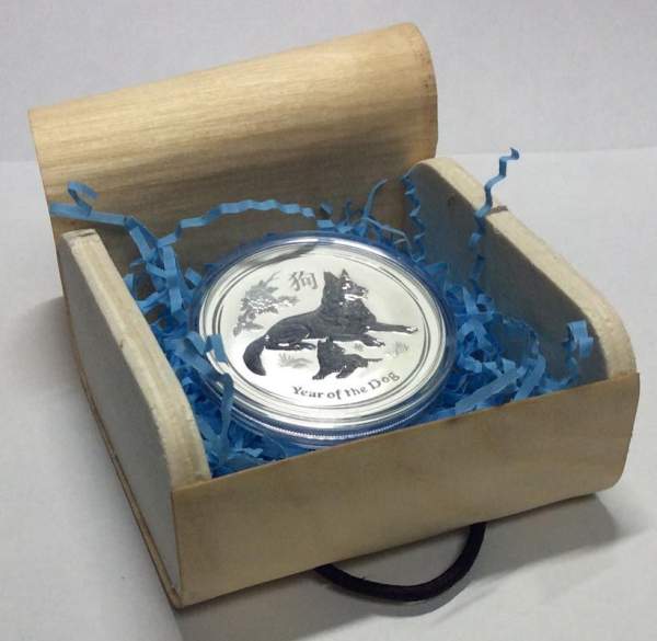 Коробка подарочная деревянная квадратная с наполнителем