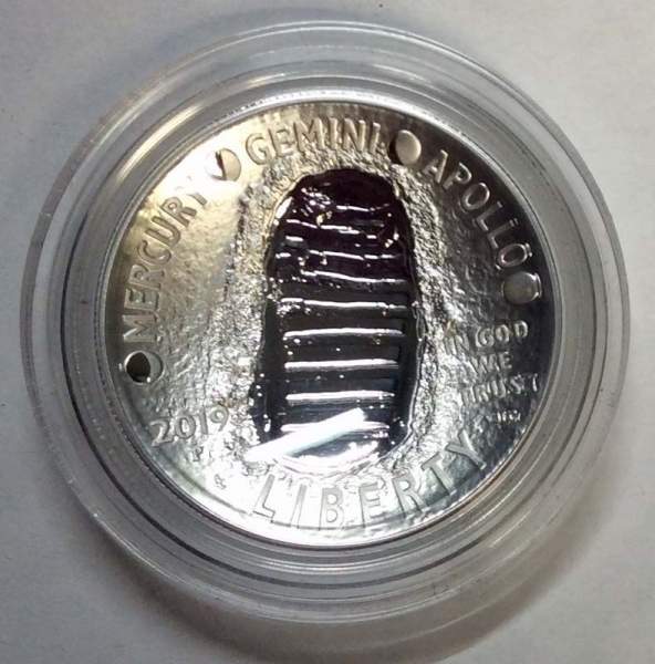 Монета 1 доллар США Аполлон 11, 2019, с сертификатом, серебро 999, в футляре и картонной коробке, Proof