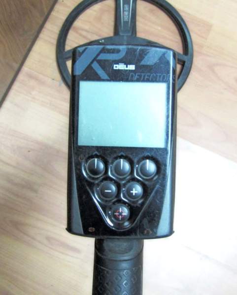 Б/у металлоискатель XP Deus X35 с блоком, катушкой DD 28, наушниками WS4