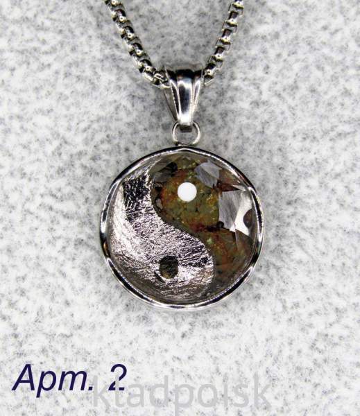 Кулон Инь-Янь с метеоритами Muonionalusta и Sericho, арт 2 Кулон Инь-Янь с метеоритами Muonionalusta и Sericho, арт 2