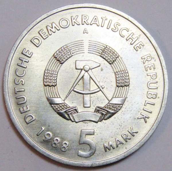Монета ГДР 5 марок 1988 года Первый немецкий паровоз Саксония, арт 2 Монета ГДР 5 марок 1988 года Первый немецкий паровоз Саксония, арт 2