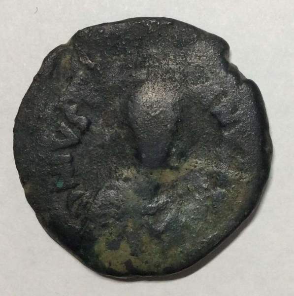 Фоллис (40 нумиев) - византийская монета 518-527 гг. (арт. 4) Фоллис (40 нумиев) - византийская монета 518-527 гг. (арт. 4)