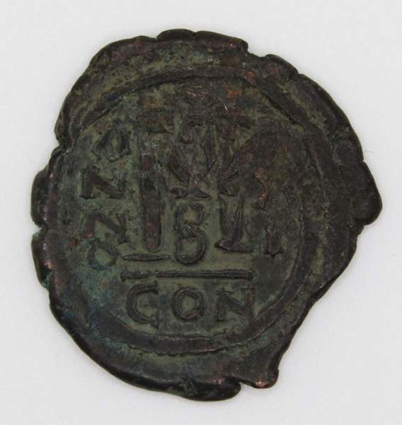 Монета Византии Фоллис Император Юстин II и София, Константинополь, 565 г. Монета Византии Фоллис Император Юстин II и София, Константинополь, 565 г.