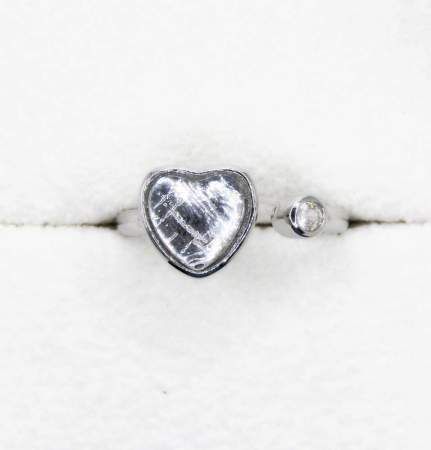 Кольцо с метеоритом Muonionalusta и фианитом