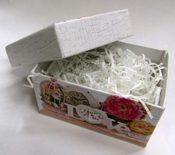 Коробка подарочная прямоугольная 11х7,5х5,5 см, с наполнителем, love-1 Коробка подарочная прямоугольная 11х7,5х5,5 см, с наполнителем, love-1