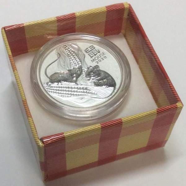 Коробка подарочная шотландка желто-красная Коробка подарочная шотландка желто-красная