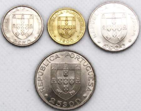 Набор памятных монет Португалии 1982 год Чемпионат мира по хоккею с мячом на роликовых коньках