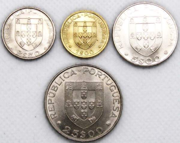 Набор памятных монет Португалии 1982 год Чемпионат мира по хоккею с мячом на роликовых коньках