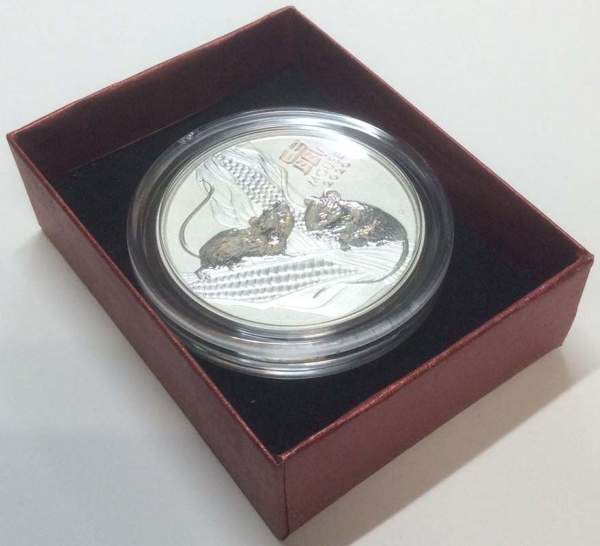 Коробка подарочная с прозрачным окном на крышке, коричневая Коробка подарочная с прозрачным окном на крышке, коричневая