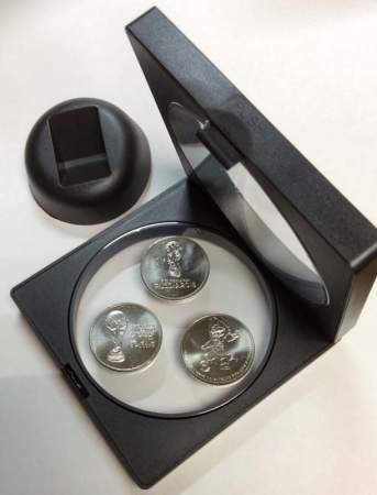 Футляр-рамка для презентации монет с подставкой, 90x90, круглый дисплей Футляр-рамка для презентации монет с подставкой, 90x90, круглый дисплей