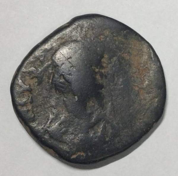 Фоллис (40 нумиев) - византийская монета 518-527 гг. (арт. 2) Фоллис (40 нумиев) - византийская монета 518-527 гг. (арт. 2)