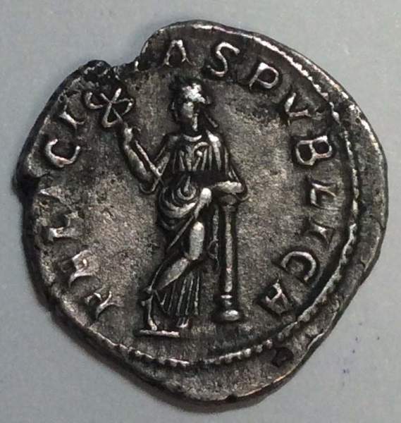 Монета Римская Империя Рим Денарий Юлия Мамея 222-235 гг. Монета Римская Империя Рим Денарий Юлия Мамея 222-235 гг.