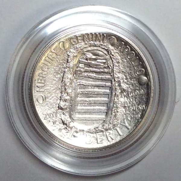 Монета 50 центов США Аполлон 11, 2019, с сертификатом, в картонной коробке, UNC