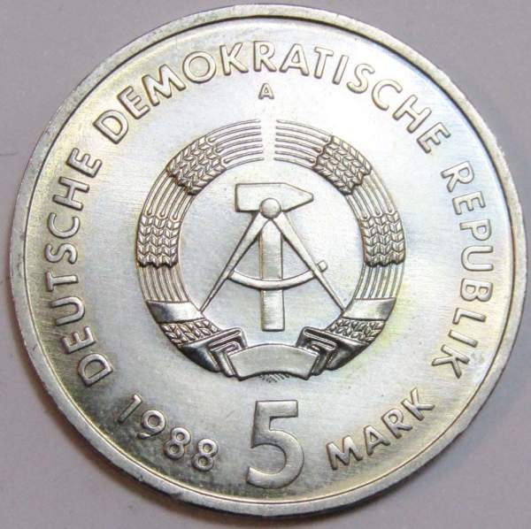 Монета ГДР 5 марок 1988 года Первый немецкий паровоз Саксония Монета ГДР 5 марок 1988 года Первый немецкий паровоз Саксония