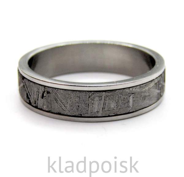 Кольцо с метеоритом Muonionalusta Кольцо с метеоритом Muonionalusta