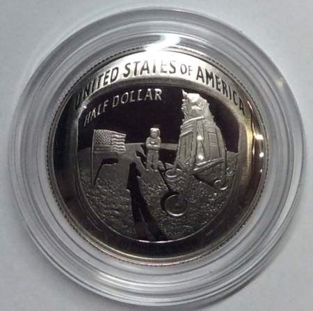Монета 50 центов США Аполлон 11, 2019, с сертификатом, в картонной коробке, Proof