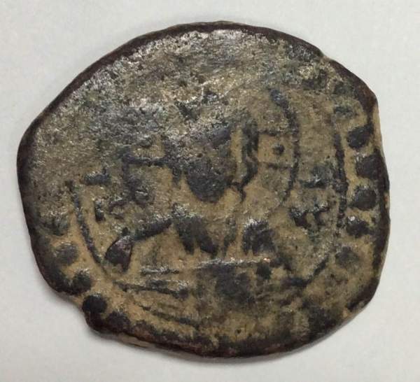 Анонимный фоллис - византийская монета. Константинополь Анонимный фоллис - византийская монета. Константинополь