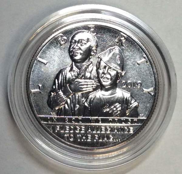 Монета 50 центов США Американский легион. 100 лет со дня основания, 2019, с сертификатом, в картонной коробке, UNC