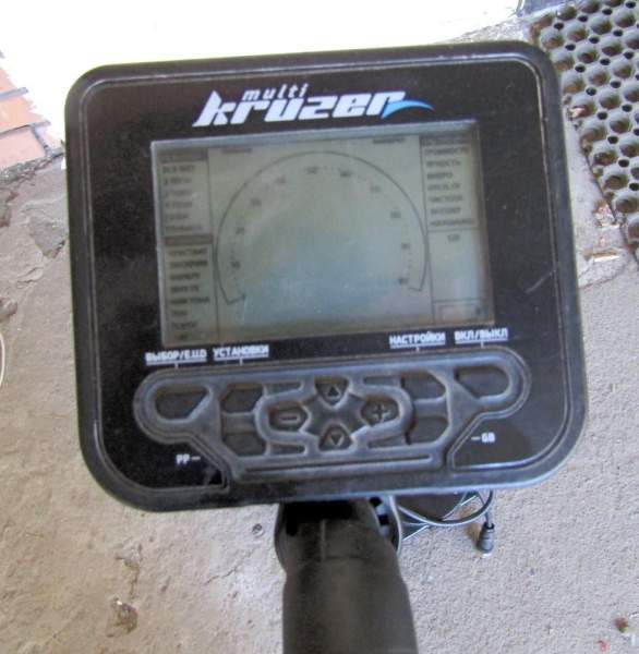 Б/у металлоискатель Makro Multi-KRUZER с катушками Magic 5 и 13 дюймов Б/у металлоискатель Makro Multi-KRUZER с катушками Magic 5 и 13 дюймов