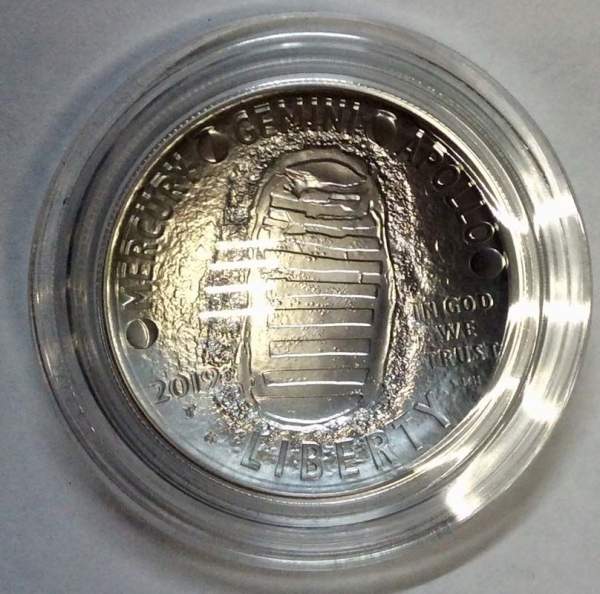 Монета 1 доллар США Аполлон 11, 2019, с сертификатом, серебро 999, в футляре и картонной коробке, UNC